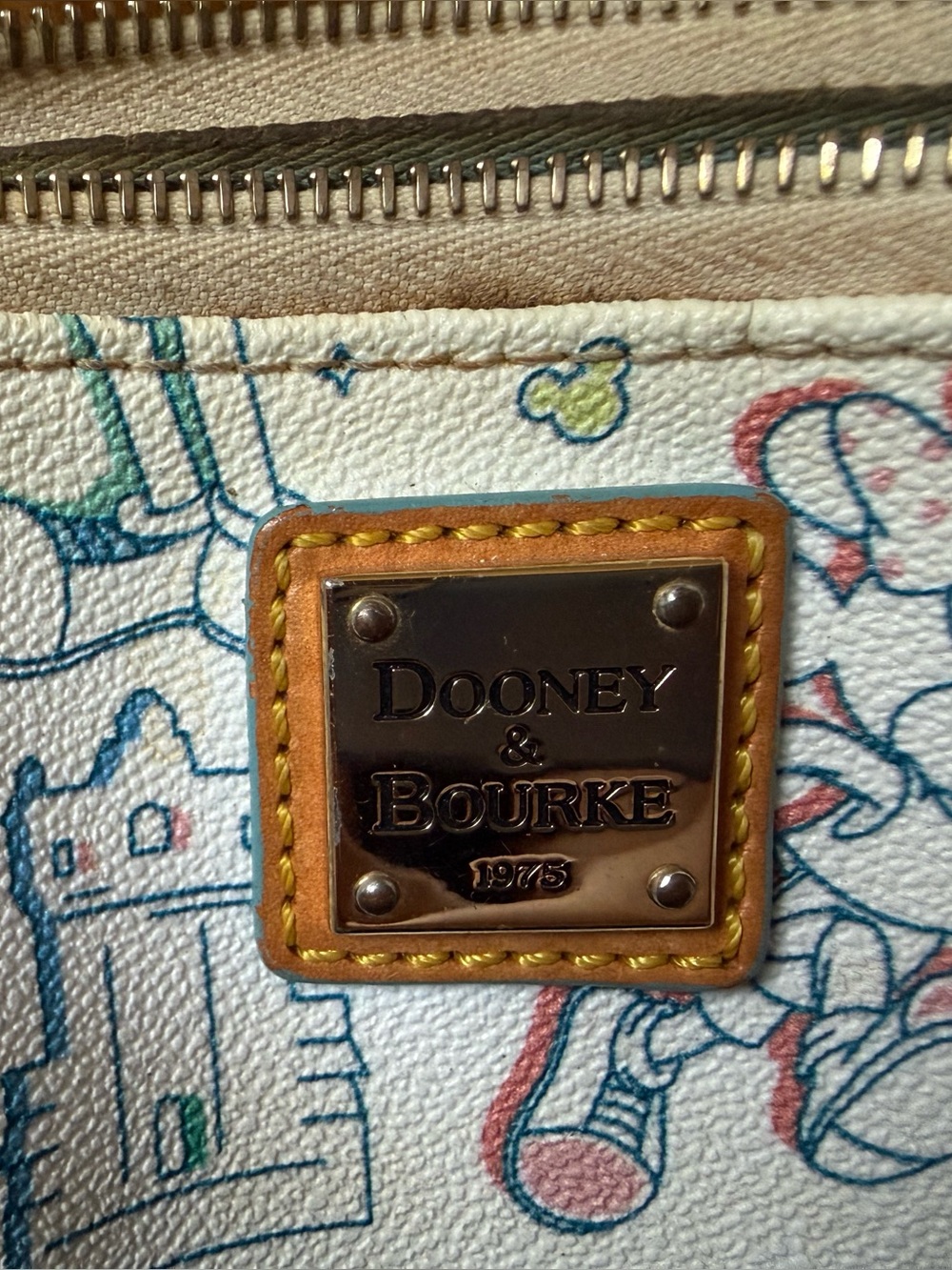 2017 WDW Marathon Cross Body Purse - Picture 3 of 12
